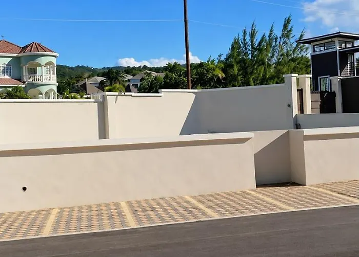 Smileja Luxury Escape Gated Complex Close To Airport Appartement Montego Bay